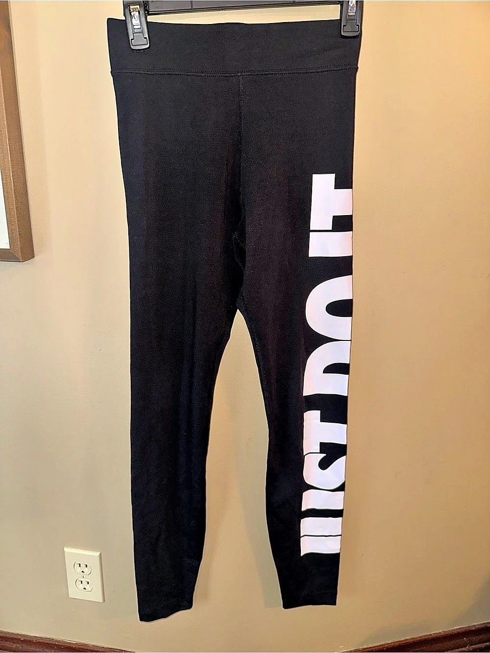 Nike Sportswear Essential Just Do It Leggings Black & Pink Like New